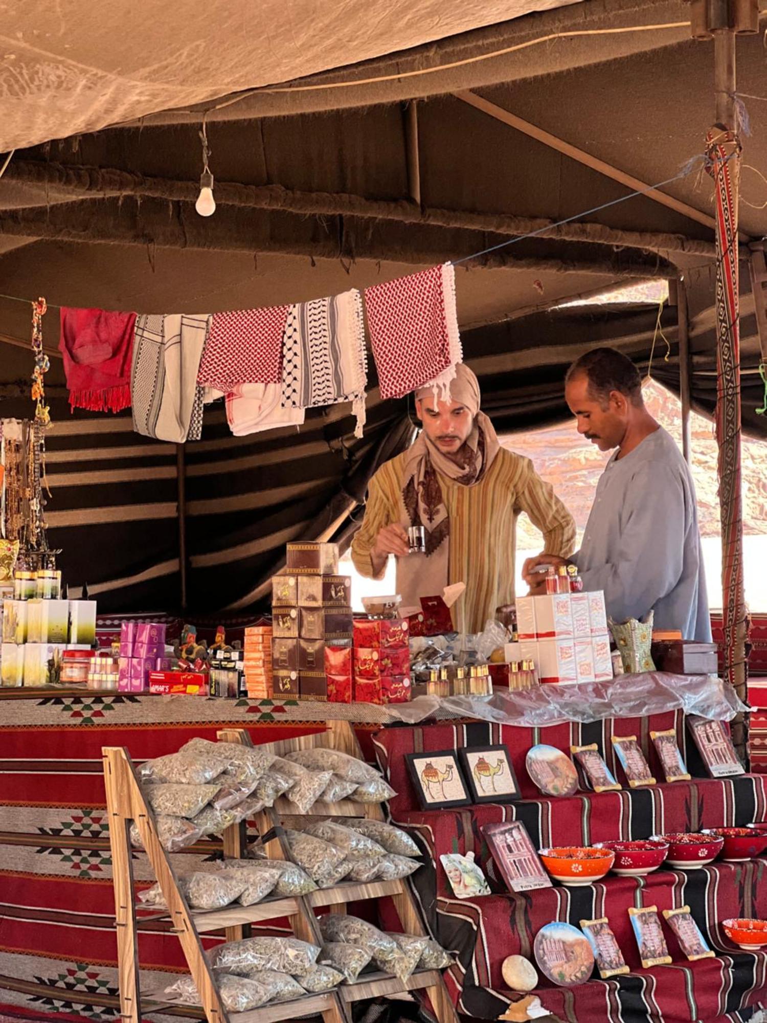 Rum Royal Flower Luxury Camp Wadi Rum Esterno foto
