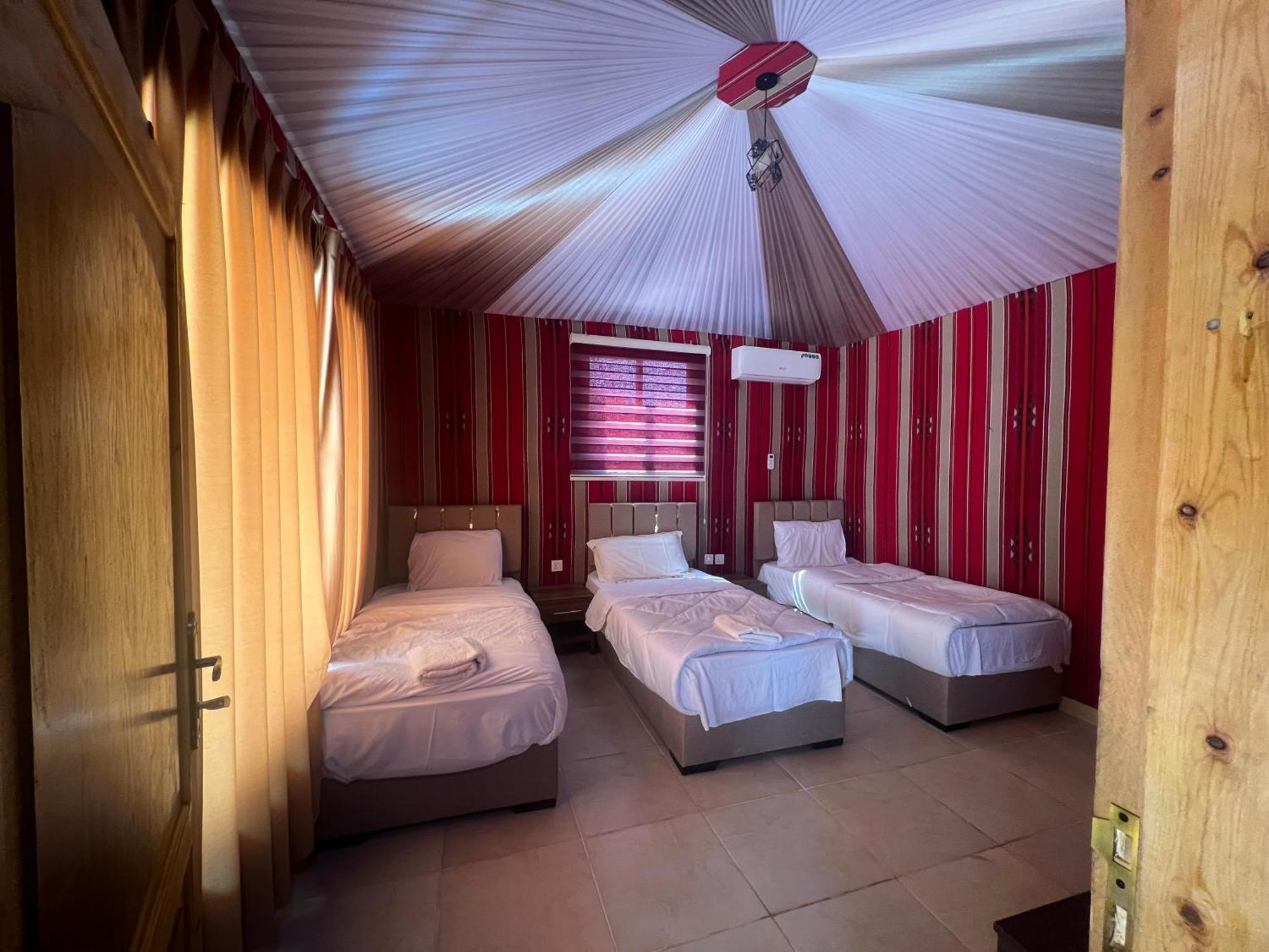 Rum Royal Flower Luxury Camp Wadi Rum Esterno foto